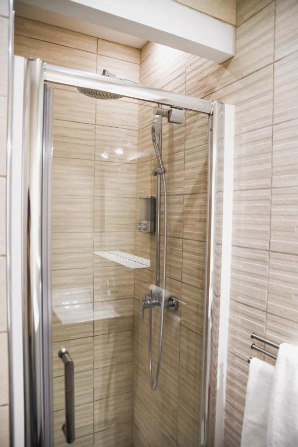 Monkey 2 Salles De Bain Hypercentre 6 Pers Epernay Bagian luar foto